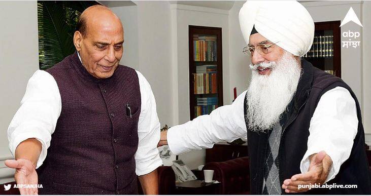 Union Minister Rajnath closed-door meeting with the head of Dera Beas read more information Punjab News: ਪੰਜਾਬ ਮਾਰ ਰਿਹਾ ਉਬਾਲਾ! ਕੇਂਦਰੀ ਮੰਤਰੀ ਰਾਜਨਾਥ ਦੀ ਡੇਰਾ ਬਿਆਸ ਦੇ ਮੁਖੀ ਨਾਲ ਬੰਦ ਕਮਰਾ ਮੀਟਿੰਗ ਨੇ ਛੇੜੀ ਚਰਚਾ