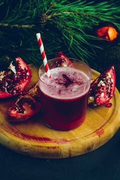 Pomegranate Juice : वजन कमी करण्यासाठी डाळिंबाचा रस गुणकारी; वाचा फायदे