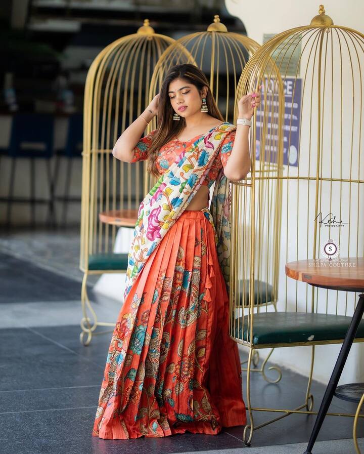 'జబర్దస్త్'లో లేడీ కమెడియన్‌గా ఎంట్రీ ఇచ్చింది.
