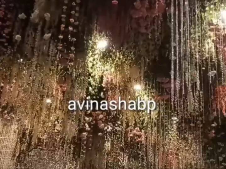 बता दें कि मायावती के भतीजे और बसपा के राष्ट्रीय कोऑर्डिनेटर आकाश आनंद की शादी पूर्व राज्यसभा सदस्य अशोक सिद्धार्थ की बेटी डॉक्टर प्रज्ञा से हो रही है.