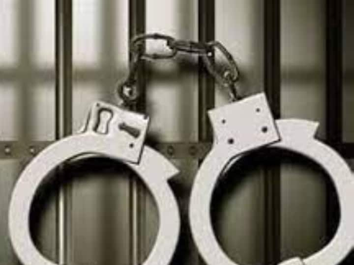 Dhanbad two vehicle drivers molesting girl and sending obscene messages Police The Accused Jharkhand Crime Jharkhand News: धनबाद में छात्रा से छेड़खानी करने और अश्लील मैसेज भेजने के आरोप में दो गिरफ्तार, पुलिस ने यूं दबोचा