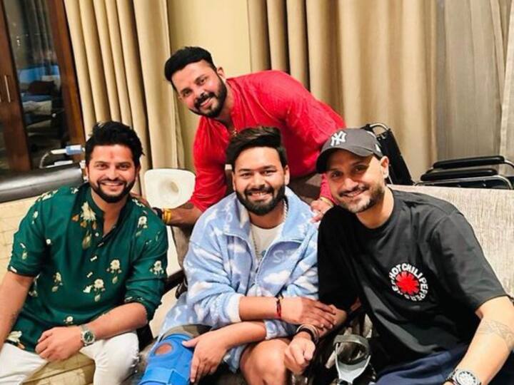 Rishabh Pant: கிரிக்கெட்டில் இருந்து தற்காலிகமாக ஓய்வு எடுத்து வரும் ரிஷப் பண்ட்-ஐ சுரேஷ் ரெய்னா, ஹர்பஜன் ஷிங் மற்றும் ஸ்ரீஷாந்த் வீட்டிற்கு சென்று சந்தித்துள்ளனர்.