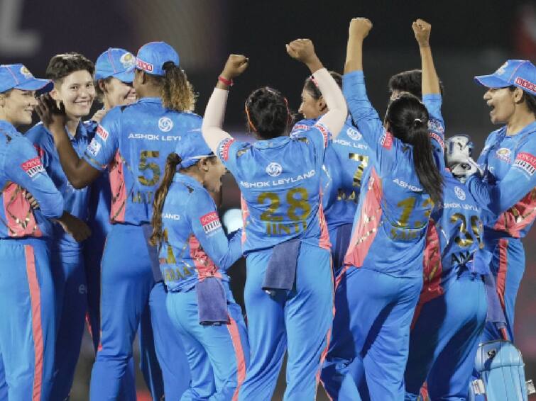 WPL 2023: MI-W won first Final against DC-W Delhi Capitals sets 132 target Match 22 at Brabourne Stadium MI-W vs DC-W, Match Highlights: இறுதியில் அதிரடி காட்டிய ராதா- ஷிகா ஜோடி; மும்பைக்கு 132 ரன்கள் இலக்கு..!