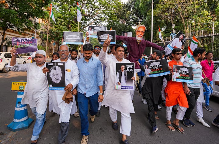 দক্ষিণ কলকাতা জেলা কংগ্রেসের মহিলা সদস্যরা এদিন নেতাজি ভবন মেট্রো থেকে বেরিয়েই জগুবাবু বাজারের কাছে বিক্ষোভ দেখাতে যান। তখনই তাঁদের আটক করে প্রিজন ভ্যানে তুলে নিয়ে যায় পুলিশ।