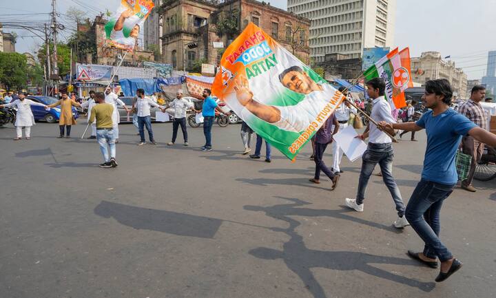 West Bengal Congress: রেল অবরোধ থেকে রাস্তা অবরোধ দেখা গেল। বিভিন্ন জায়গায় চলল বিক্ষোভ।