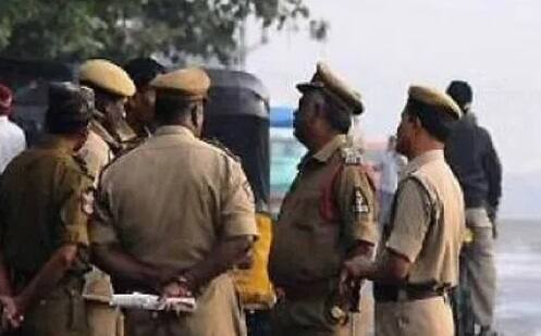 Morbi: LCB big raid in Morbi, and caught four accused of chemical theft from tanker in morbi Morbi: એલસીબીની મોટી કાર્યવાહી, કેમિકલની ચોરી કરતાં ચાર શખ્સોને ઝડપી પાડ્યા, જાણો
