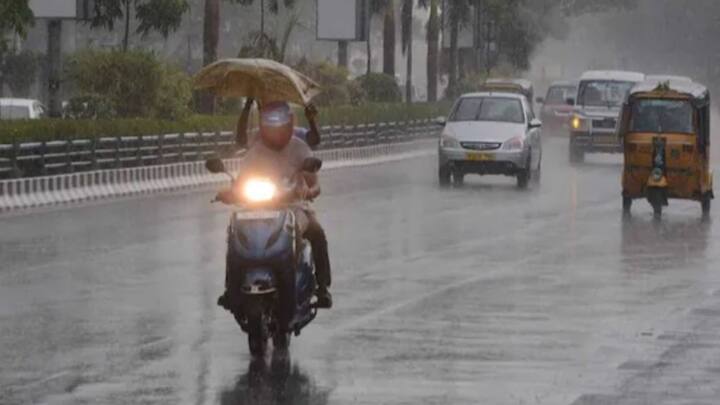 West Bengal Weather Update: বজ্রবিদ্যুৎ-সহ বৃষ্টি শুরু দক্ষিণবঙ্গে। দক্ষিণবঙ্গের প্রায় সব জেলাতে বজ্রবিদ্যুৎ সহ বৃষ্টির সম্ভাবনা। কাল থেকে বৃষ্টি বাড়বে।