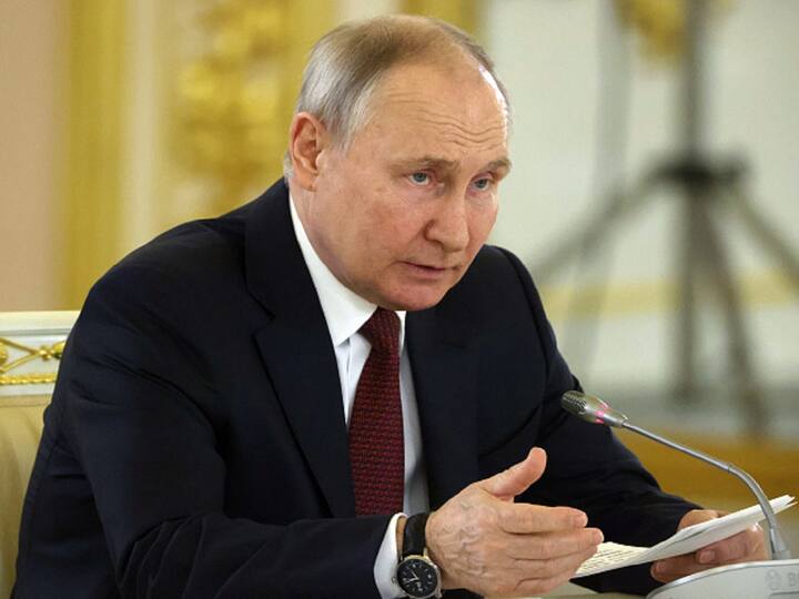 Russian President Vladimir Putin would deploy tactical nuclear weapons neighbouring Belarus United States placing arms for decades Russian President Putin To Deploy Tactical Nuclear Weapons In Belarus: Report