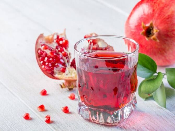 Pomegranate Juice May Help You To Lose Weight Know How | Pomegranate Juice:  सेहत के लिए बहुत फायदेमंद है 'अनार का जूस', इसे पीने से घट सकता है आपका  बढ़ा वजन