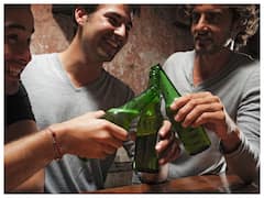 बीयर की बोतल के ऊपर का हिस्सा इतना पतला क्यों होता है? पाइप जैसा बनाने का ये है कारण