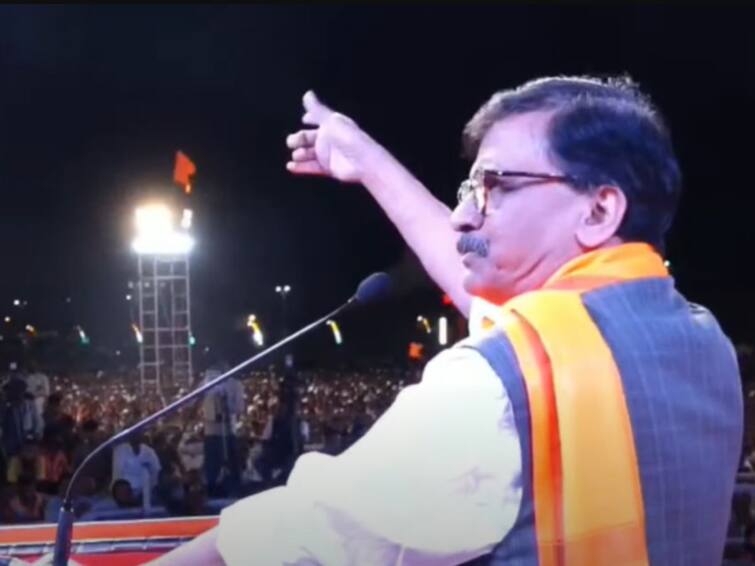 Sanjay Raut Latest Speech malegaon shiv sena Sanjay Raut on eknath shinde and election commission of india चिन्ह, नाव काढलं तरी शिवसेना ठामपणे भगवा हाती घेऊन उभी, संजय राऊत यांचं मालेगावात तुफान भाषण