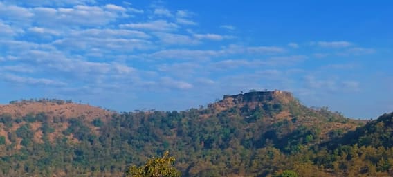 दगडांच्या देशा, कणखर देशा..महाराष्ट्र देशा...आवर्जून पाहावेत महाराष्ट्रातील 'हे' किल्ले....