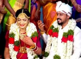 Video: લગ્ન મંડપમાં વરરાજાથી થઈ આ ભૂલ, વીડિયો જોઇને હસવું નહી રોકી શકો