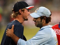 इंग्लैंड का वह तेज गेंदबाज जो टेस्ट और टी20 दोनों में एक ओवर में दिए सबसे ज्यादा रन