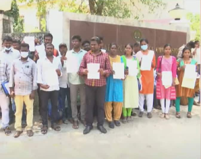 Group 4 Examination Malpractice; Candidates besieged TNPSC office TNPSC: பரபரப்பு... குரூப் 4 தேர்வு முறைகேடு?- டிஎன்பிஎஸ்சி அலுவலகத்தை முற்றுகையிட்ட தேர்வர்கள்