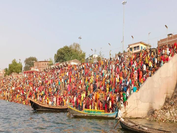 लोक आस्था का महा पर्व छठ मुख्यतौर पर बिहार में धूमधाम से मनाया जाता है.