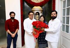 CM Eknath Shinde meet Raj Thackeray: सदिच्छेमागचं 'राज' काय? मुख्यमंत्र्यांचं राज ठाकरेंच्या घरी सहकुटुंब स्नेहभोजन