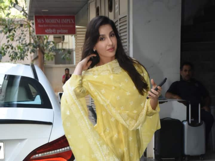 Nora Fatehi was photographed by paparazzi in ethnic attire.