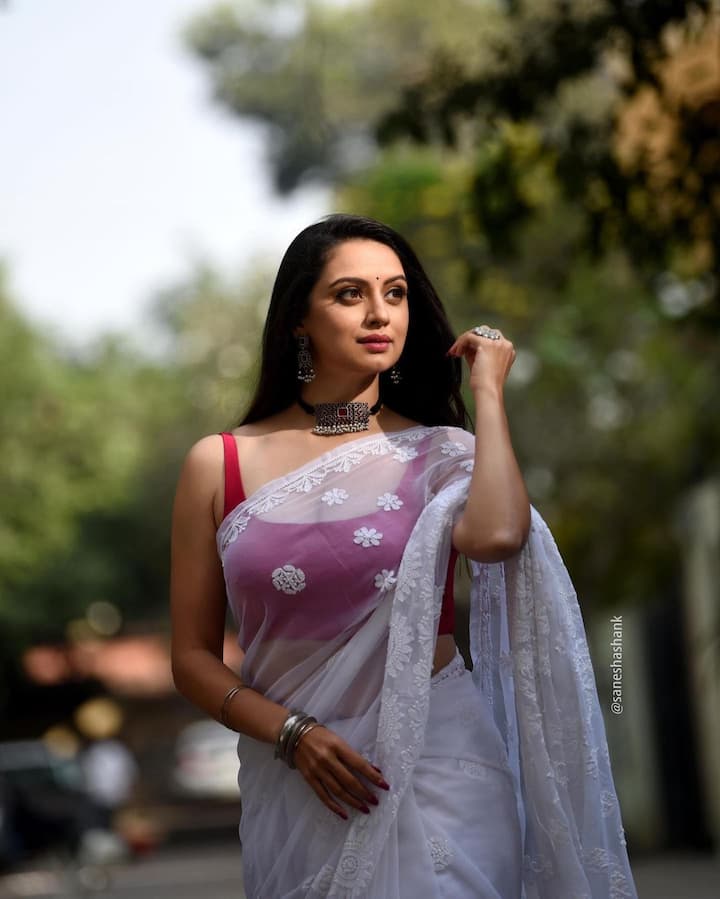 श्रुतीच्या लेटेस्ट फोटोशूटचीही सध्या सोशल मीडियावर चांगलीच चर्चा आहे.