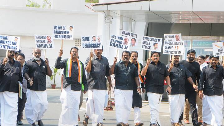 বিকেল পর্যন্ত লোকসভা, দুপুর পর্যন্ত রাজ্যসভার অধিবেশন মুলতুবি, এর আগে সকালে খাড়গের ডাকা বৈঠকে সামিল হয় তৃণমূল কংগ্রেস