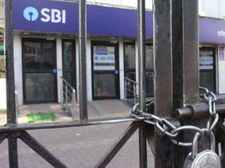 There are 15 days of bank holidays in the month of April including weekdays and weekends. Bank Holidays: ஏப்ரல் மாதத்தில் வங்கி செல்ல திட்டமா? 15 நாட்கள் விடுமுறை: லிஸ்ட் பாத்துட்டு போங்க..