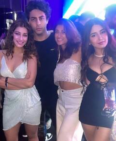 SRK के बेटे Aryan Khan ने अपने ब्रांड के लिए होस्ट की शानदार पार्टी,  सिंगर्स और मॉडल्स के साथ जमकर दिए पोज