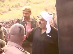 अतीक अहमद के काफिले से अचानक टकराई गाय, मौके पर ही मौत, रोकी गई गाड़ियां