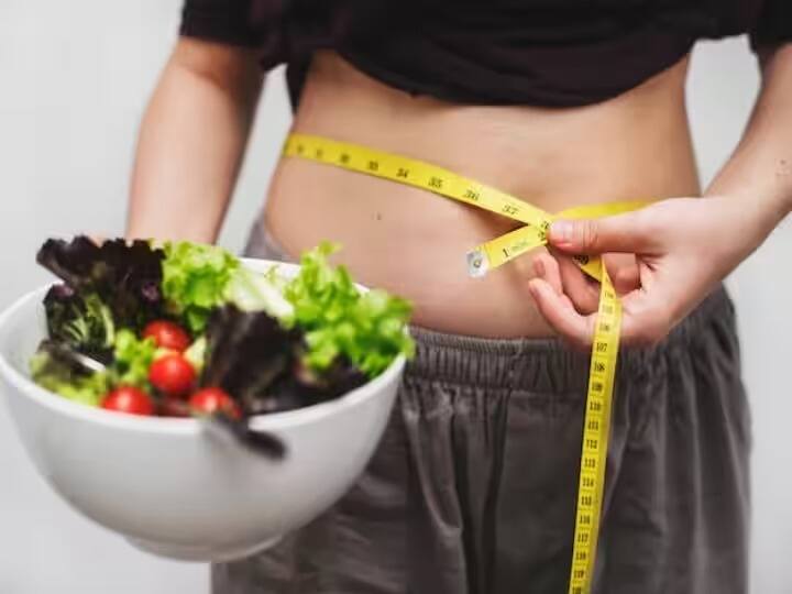 Weight Loss Tips these 5 rules in your lifestyle to get slim figure marathi news Weight Loss Tips : वाढलेल्या वजनापासून सुटका हवीय? हे 5 नियम पाळा, काही दिवसांतच फरक जाणवेल