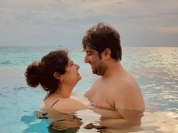 Anshula Kapoor makes relationship with Rohan Thakkar official shares romantic picture Anshula Kapoor Photos: किसे डेट कर रही हैं अर्जुन कपूर की बहन अंशुला? रोमांटिक तस्वीर को देख मचल रहा है लोगों का दिल