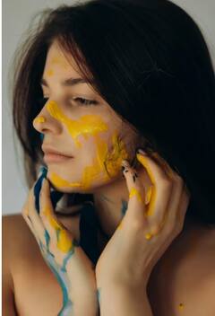 हल्दी फेस पैक लगाने के बाद आप भी करते हैं ये गलतियां तो आज से ही करें बंद...नहीं तो चेहरा हो जाएगा डैमेज