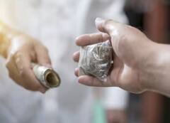 ब्रिटेन में युवाओं के लिए दूसरी सबसे पॉपुलर ड्रग्स बन गई थी लाफिंग गैस, सरकार ने किया बैन