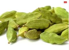 Chaitra Purnima 2023 Upay: ચૈત્ર પૂર્ણિમા પર ઈલાયચીના આ ઉપાય ચમકાવી દેશે ભાગ્ય, ઘરમાં થશે મા લક્ષ્મીનો વાસ