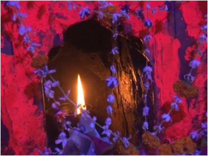 Chaitra Navratri 2023: वाराही देवी शक्ति पीठ की ज्योति से दूर होता है दृष्टिदोष, नवरात्र पर लग रहा भक्तों का तांता Chaitra Navratri 2023 Pilgrims Gathering at Gonda Varahi Devi Mandir vision goes from light ann Chaitra Navratri 2023: वाराही देवी शक्ति पीठ की ज्योति से दूर होता है दृष्टिदोष, नवरात्र पर लग रहा भक्तों का तांता