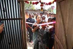 Yashomati Thakur : यशोमती ठाकुर यांची वचनपूर्ती, आगीत भस्मसात झालेली घरं पुन्हा उभी