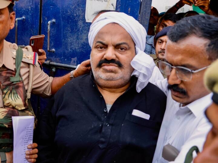 Atiq Ahmed Reaches Prayagraj Jail Umesh Pal murder Verdict In 2007 Kidnapping Case Atiq Ahmed Moved To Prayagraj Jail, To Be Produced In Court On Tuesday In Umesh Pal Case. Key Points