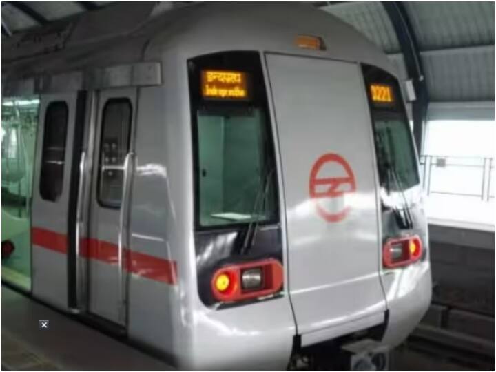 Video: जब दिल्ली मेट्रो के लाउडस्पीकर पर बजने लगा हरियाणवी सॉन्ग... वीडियो वायरल Haryanvi song started playing on loudspeaker in Delhi Metro Video: जब दिल्ली मेट्रो के लाउडस्पीकर पर बजने लगा हरियाणवी सॉन्ग... वीडियो वायरल