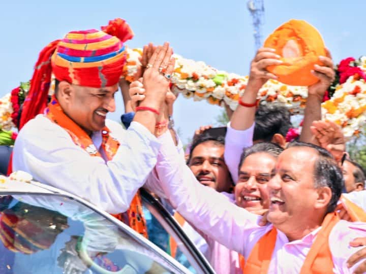 CP Joshi took over as Rajasthan BJP state president in presence of Satish Poonia  Watch: सीपी जोशी ने ग्रहण किया बीजेपी प्रदेश अध्यक्ष का पदभार, BJP कार्यकर्ताओं को दिया ये बड़ा संदेश 