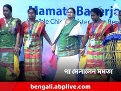 রাষ্ট্রপতিকে নাগরিক সম্বর্ধনা, আদিবাসী নৃত্যশিল্পীদের সঙ্গে পা মেলালেন মুখ্যমন্ত্রীও