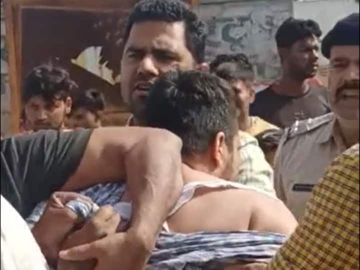 haryana police attacked in shamli uttar pradesh 3 policemen injured accused absconding UP News: इनामी बदमाश को पकड़ने गई हरियाणा पुलिस पर यूपी में हमला, मारपीट कर फाड़े कपड़े, 3 पुलिसकर्मी घायल