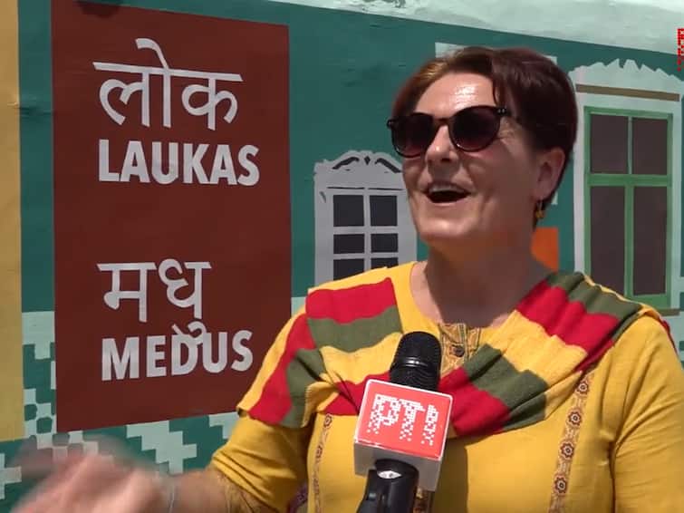 Lietuvos ambasadorius Indijoje imasi iniciatyvos parodyti sanskrito ir lietuvių kalbos panašumą