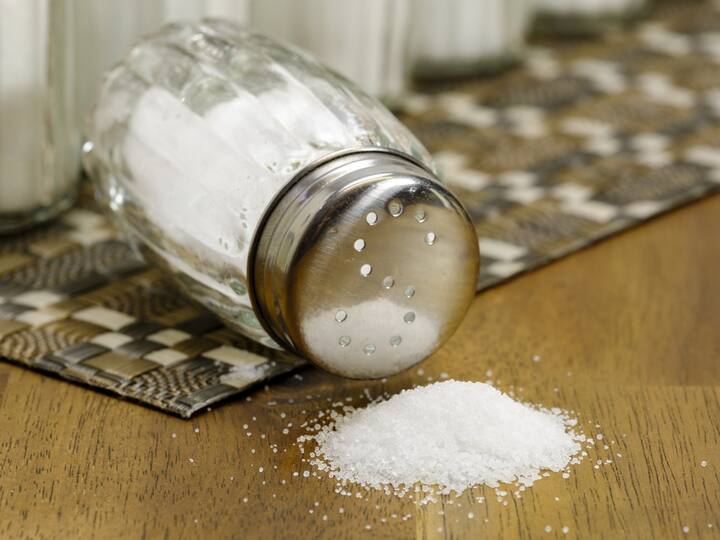 Facts about heart health and salt consumption Salt Side Effects: ఉప్పు ఎక్కువైతే ముప్పే - ఈ సూచనలు పాటిస్తే మీ ఆరోగ్యం సేఫ్!