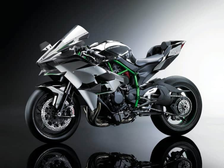 Check Out The Most Expensive Bikes in India Kawasaki Ninja H2R to Honda Goldwing Tour Expensive Bikes: దేశంలో అత్యంత ఖరీదైన బైక్స్ ఇవే - చూడటం తప్ప కొనడం కష్టమే!