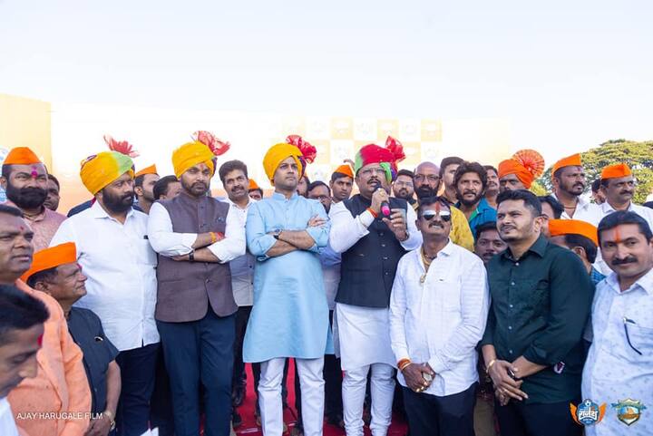 कोल्हापुरातील सर्किट बेंचसाठी 10 दिवसांत पालकमंत्र्यांसह संबंधित घटकांची मुंबईत बैठक घेऊन यावर तोडगा काढू, असे आश्‍वासन त्यांनी खंडपीठ कृती समितीच्या शिष्टमंडळाला दिले.