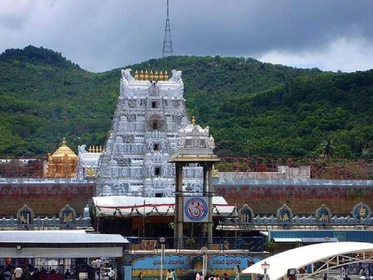 tirupathi temple online ticket will be booking started at today 11 am திருப்பதி ஏழுமலையான் தரிசன டிக்கெட்: இன்று முதல் ஆன்லைனில் பெறலாம்: எப்படி?