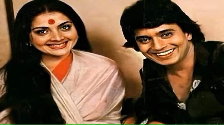 योगिता बाली – फेमस एक्ट्रेस योगिता बाली ने करियर के पीक पर किशोर कुमार से शादी की थी. योगिता किशोर की तीसरी पत्नी थी. लेकिन फिर आपसी मतभेद की वजह से वो साल 1978 में अलग हो गए. इसके बाद एक्ट्रेस ने मिथुन चक्रवर्ती के साथ शादी कर ली.