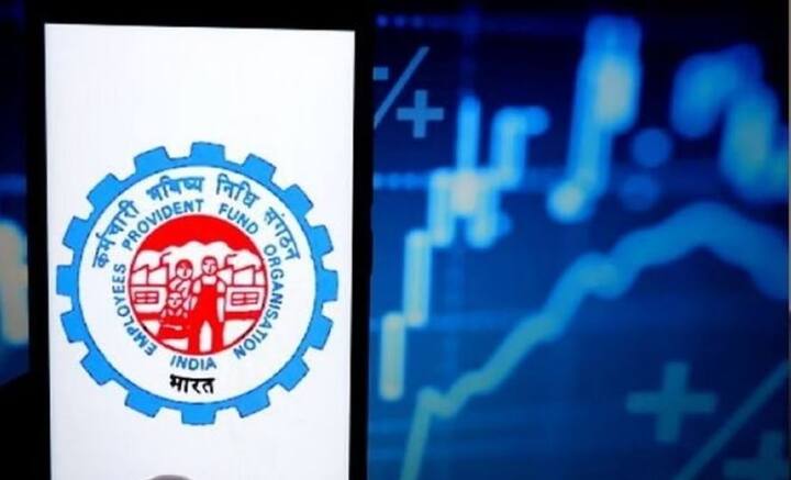 কংগ্রেস নেতা রাহুল গান্ধী বলেন, ‘LIC-র টাকা আদানিকে! SBI-এর টাকা আদানিকে! EPFO-র টাকাও আদানিকে! ‘মোদানি’র পর্দাফাঁসের পরও সাধারণ মানুষের অবসরকালের টাকা আদানির সংস্থায় কেন বিনিয়োগ করা হচ্ছে? প্রধানমন্ত্রীজি, না কোনও জবাব, না কোনও তদন্ত‘ এত ভয় কিসের?’