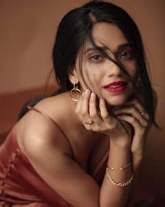 Bhadipa Actors Bhagyashree Limaye : 'भाडीपा' अभिनेत्री भाग्यश्री लिमयेचा ग्लॅमरस अंदाज; पाहा फोटो