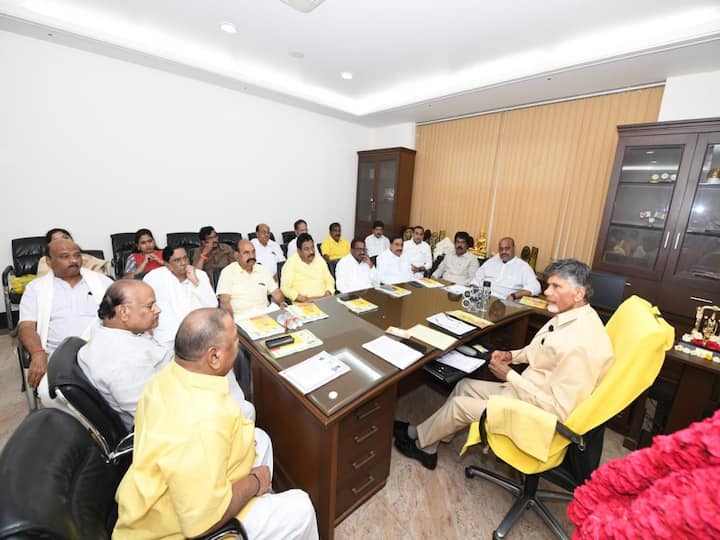 Hyderabad TDP Politburo meeting Chandrababu says next election manifesto is like change every poor man TDP Manifesto : ప్రతి పేదవాడి జీవితం మారేలా మేనిఫెస్టో, కసరత్తు ప్రారంభించిన టీడీపీ!