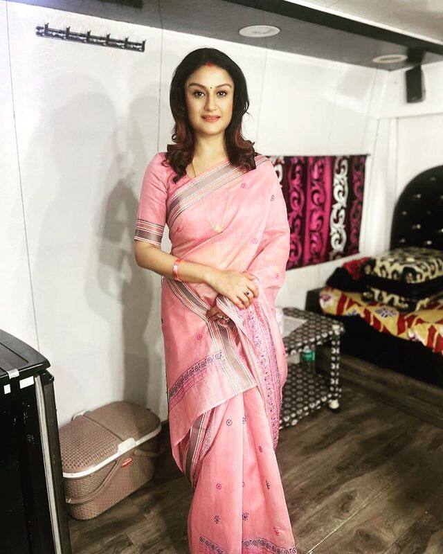 பின்னர், இவர்களுக்குள் கருத்து வேறுபாடு ஏற்பட்டு விவாகரத்தானது