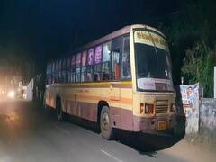 வேளாங்கண்ணியில் பழுதாகி சாலையோரம் நின்ற அரசு பேருந்து - பயணிகள் அவதி